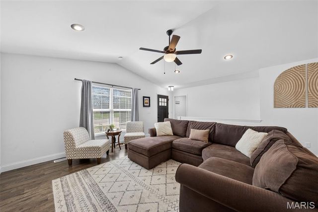 1 Maple Drive, Warrenton, MO 63383