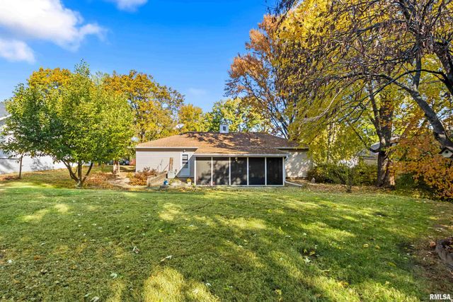 208 E BUTTERNUT Street, Elmwood, IL 61529