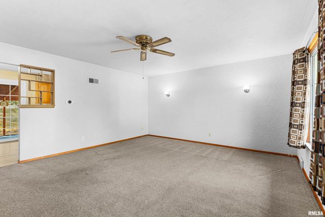 208 E BUTTERNUT Street, Elmwood, IL 61529