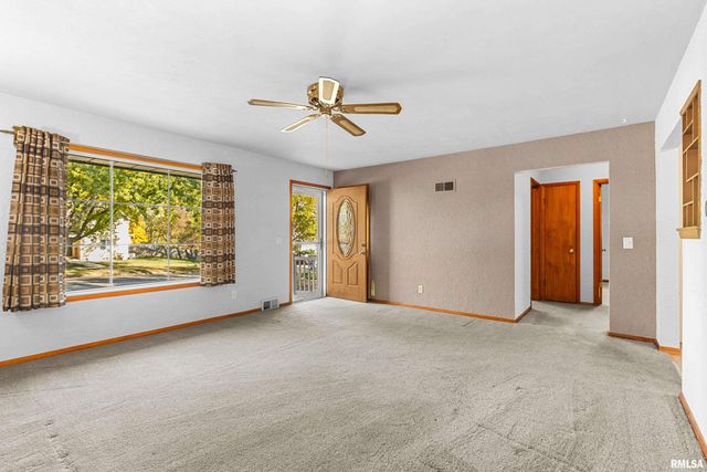 208 E BUTTERNUT Street, Elmwood, IL 61529