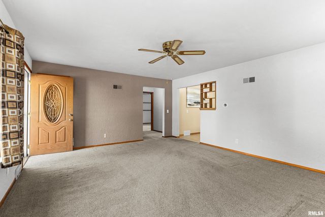 208 E BUTTERNUT Street, Elmwood, IL 61529