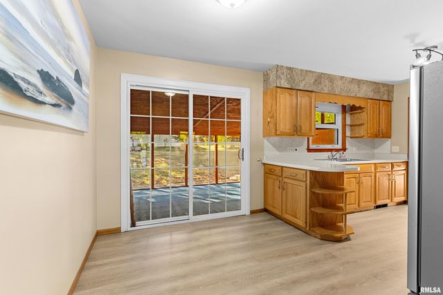 208 E BUTTERNUT Street, Elmwood, IL 61529