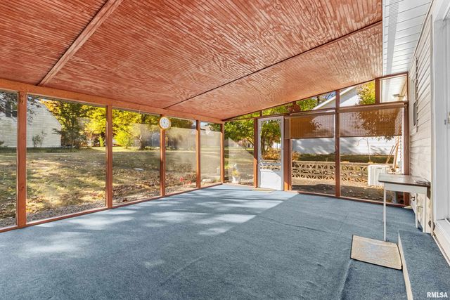 208 E BUTTERNUT Street, Elmwood, IL 61529