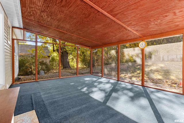 208 E BUTTERNUT Street, Elmwood, IL 61529