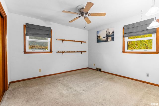 208 E BUTTERNUT Street, Elmwood, IL 61529