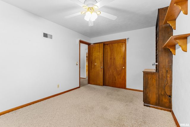 208 E BUTTERNUT Street, Elmwood, IL 61529