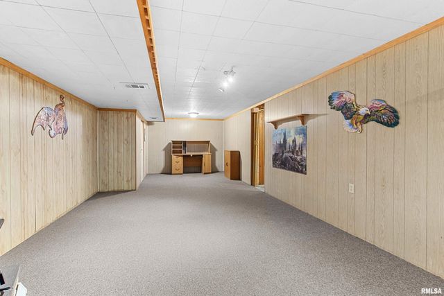 208 E BUTTERNUT Street, Elmwood, IL 61529