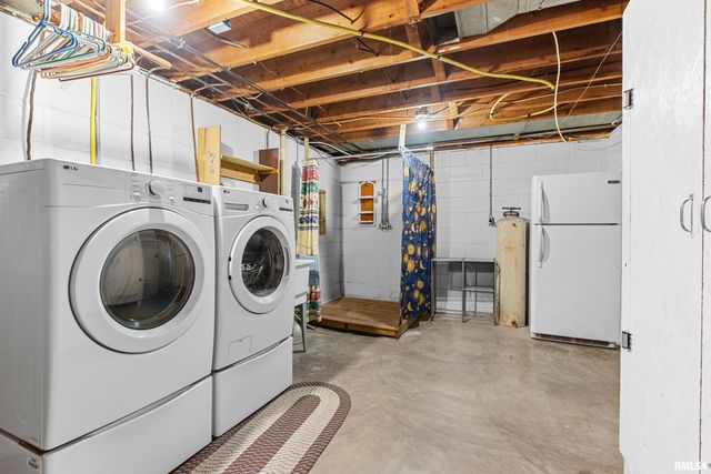 208 E BUTTERNUT Street, Elmwood, IL 61529