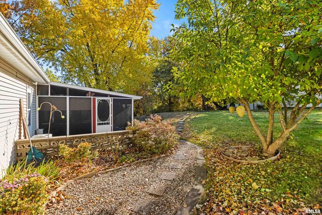 208 E BUTTERNUT Street, Elmwood, IL 61529