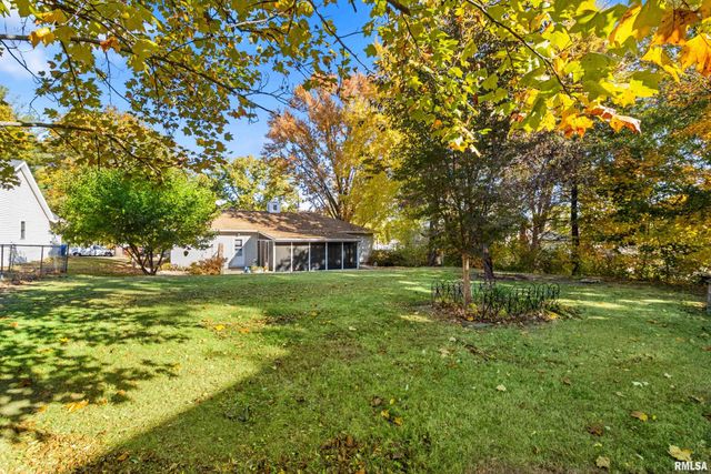 208 E BUTTERNUT Street, Elmwood, IL 61529