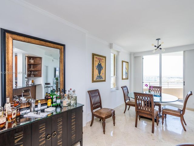 888 Brickell Key Dr 2112, Miami, FL 33131