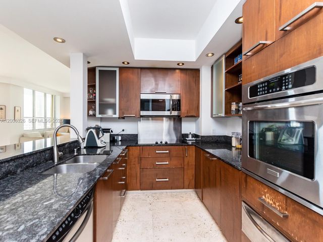 888 Brickell Key Dr 2112, Miami, FL 33131