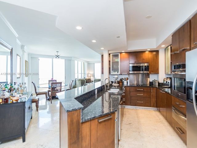 888 Brickell Key Dr 2112, Miami, FL 33131