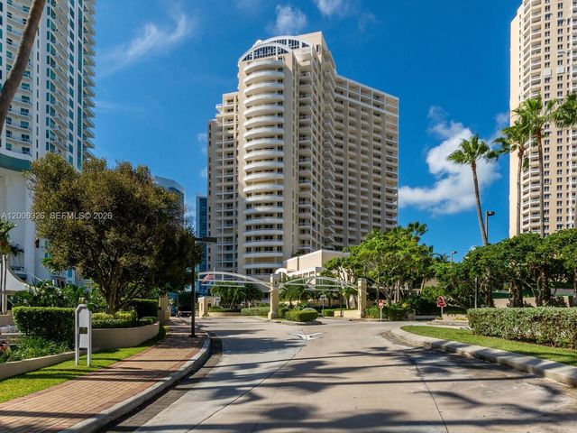888 Brickell Key Dr 2112, Miami, FL 33131