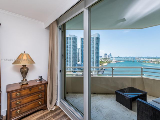 888 Brickell Key Dr 2112, Miami, FL 33131