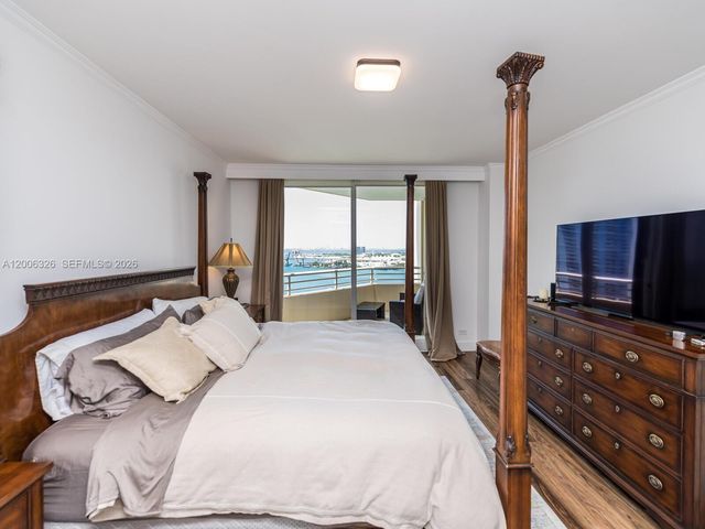 888 Brickell Key Dr 2112, Miami, FL 33131