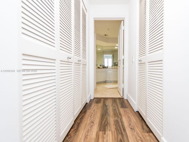 888 Brickell Key Dr 2112, Miami, FL 33131