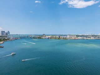 888 Brickell Key Dr 2112, Miami, FL 33131