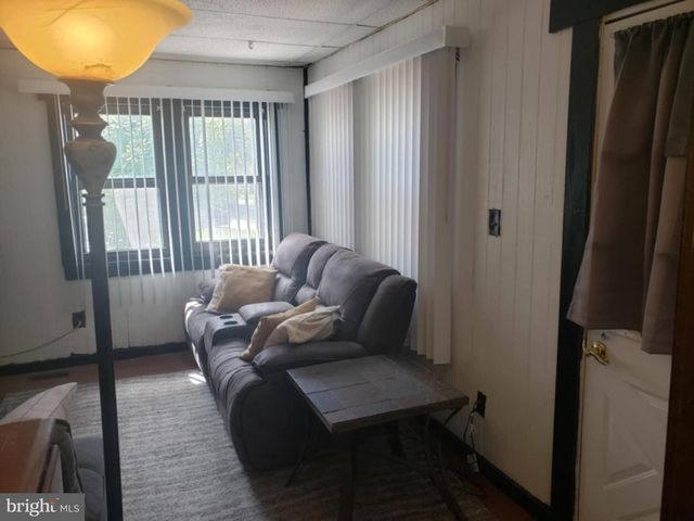 1100 CENTRAL AVE, Glendora, NJ 08029