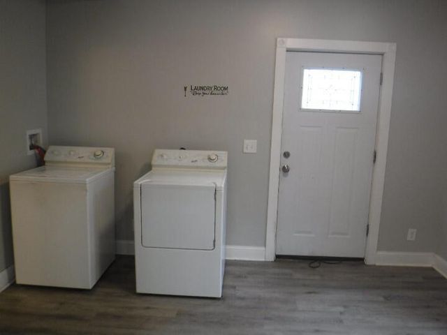 1212 Washington Avenue, Kalamazoo, MI 49001