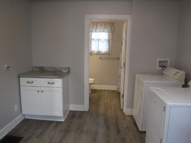 1212 Washington Avenue, Kalamazoo, MI 49001