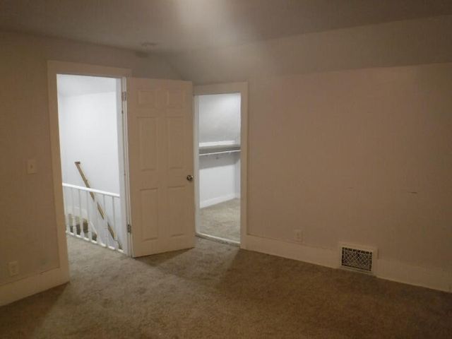 1212 Washington Avenue, Kalamazoo, MI 49001