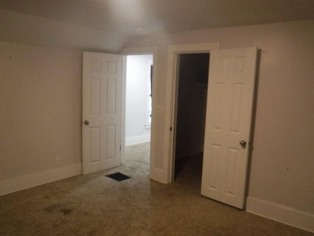 1212 Washington Avenue, Kalamazoo, MI 49001