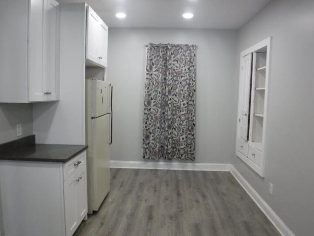 1212 Washington Avenue, Kalamazoo, MI 49001