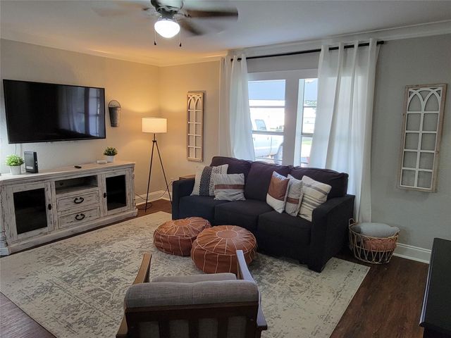 203 W Oak Street, Celina, TX 75009