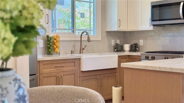 5713 E Wardlow, Long Beach, CA 90808