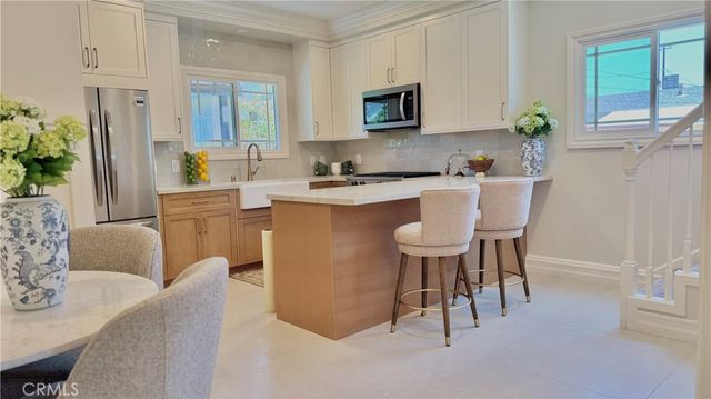 5713 E Wardlow, Long Beach, CA 90808