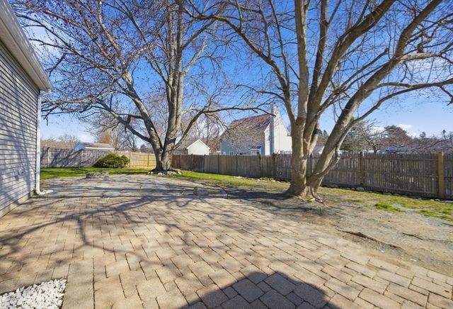 534 Hogg Memorial Dr, Whitman, MA 02382