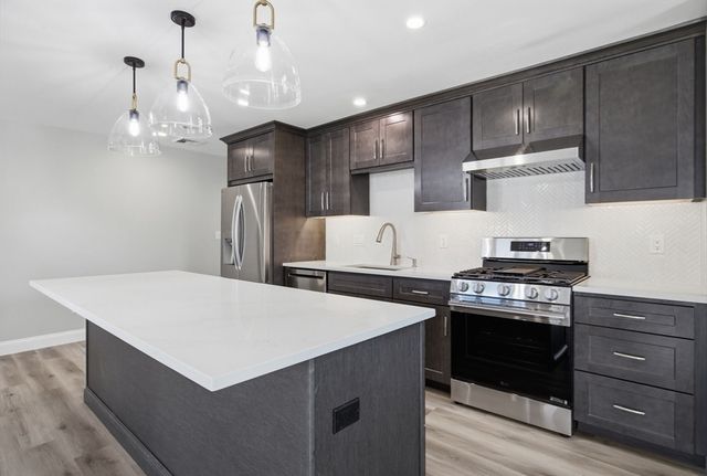 534 Hogg Memorial Dr, Whitman, MA 02382