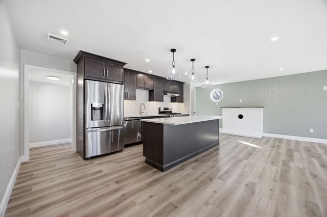 534 Hogg Memorial Dr, Whitman, MA 02382