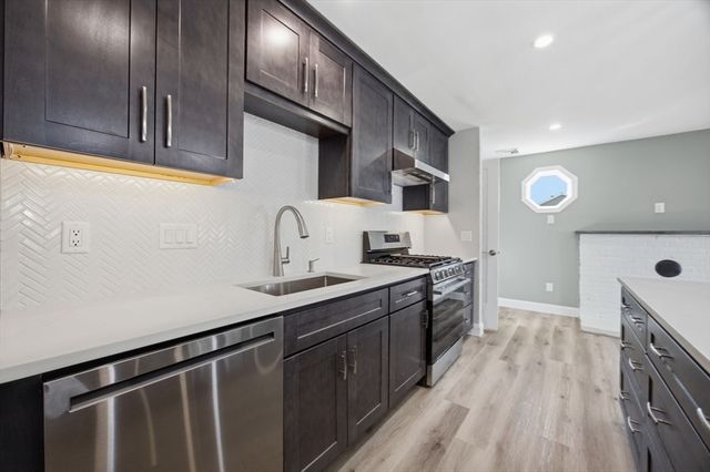 534 Hogg Memorial Dr, Whitman, MA 02382