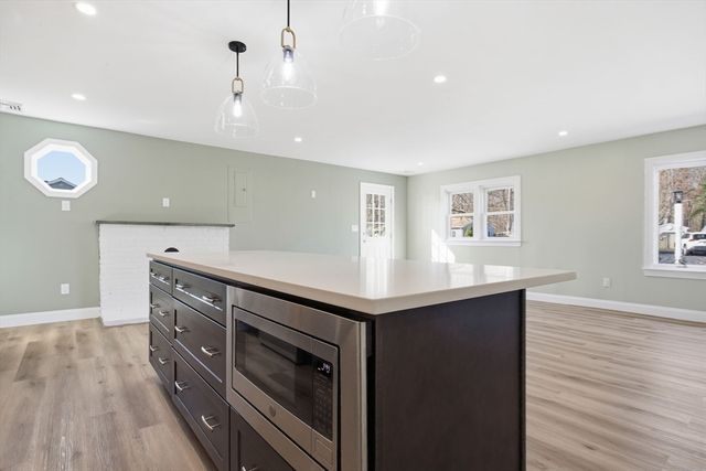 534 Hogg Memorial Dr, Whitman, MA 02382