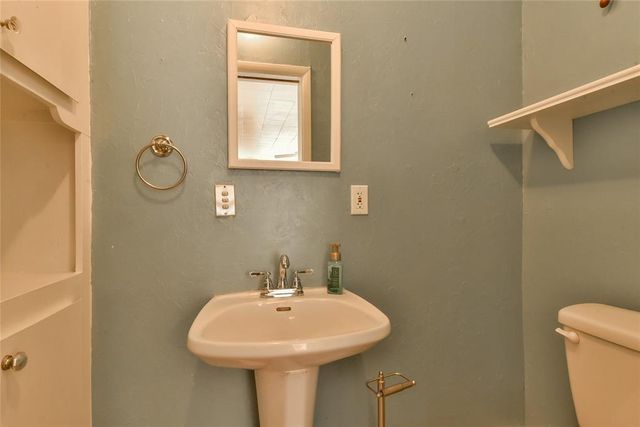 315 N 13th Street, Guthrie, OK 73044