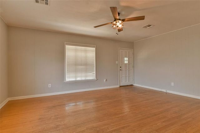 315 N 13th Street, Guthrie, OK 73044