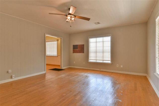 315 N 13th Street, Guthrie, OK 73044
