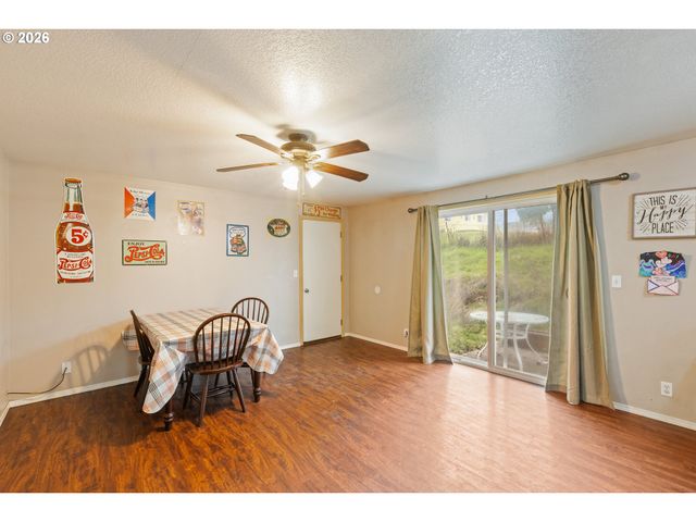 220 WELLS Rd, Oakland, OR 97462