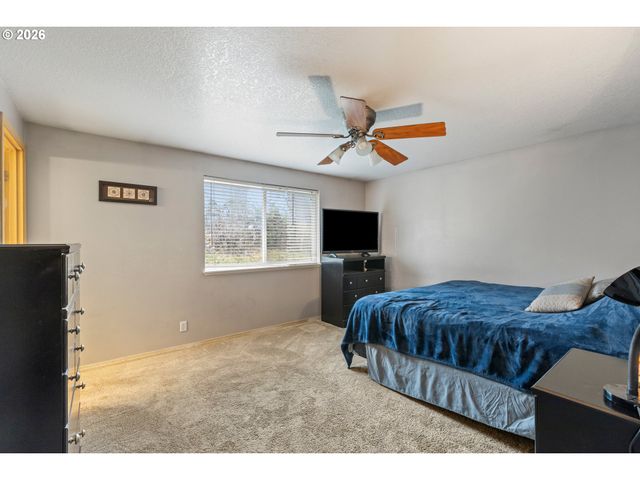 220 WELLS Rd, Oakland, OR 97462