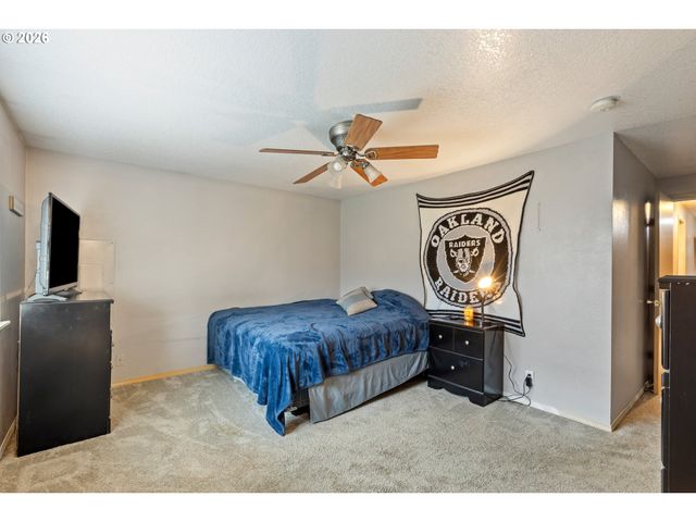 220 WELLS Rd, Oakland, OR 97462