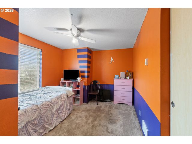 220 WELLS Rd, Oakland, OR 97462