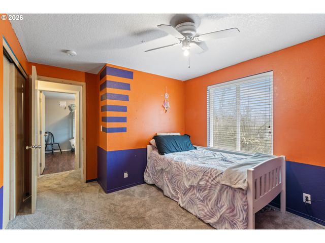 220 WELLS Rd, Oakland, OR 97462