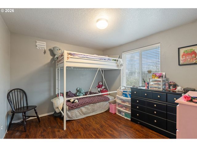 220 WELLS Rd, Oakland, OR 97462