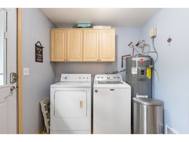 220 WELLS Rd, Oakland, OR 97462