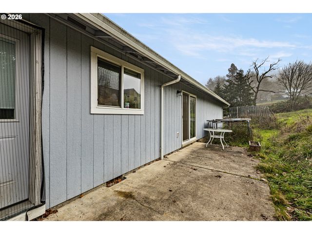 220 WELLS Rd, Oakland, OR 97462