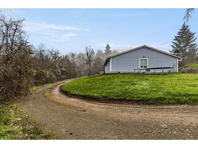 220 WELLS Rd, Oakland, OR 97462