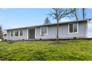 220 WELLS Rd, Oakland, OR 97462