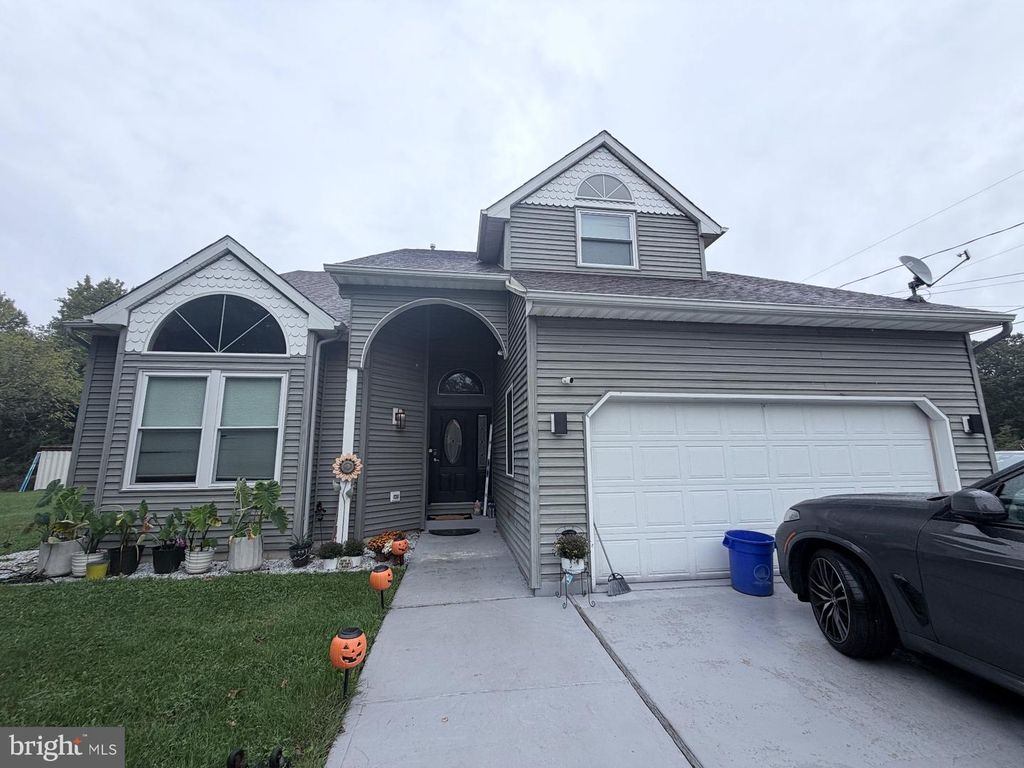 577 S ROOSEVELT AVE, EGG HARBOR CITY, NJ 08215 — exterior